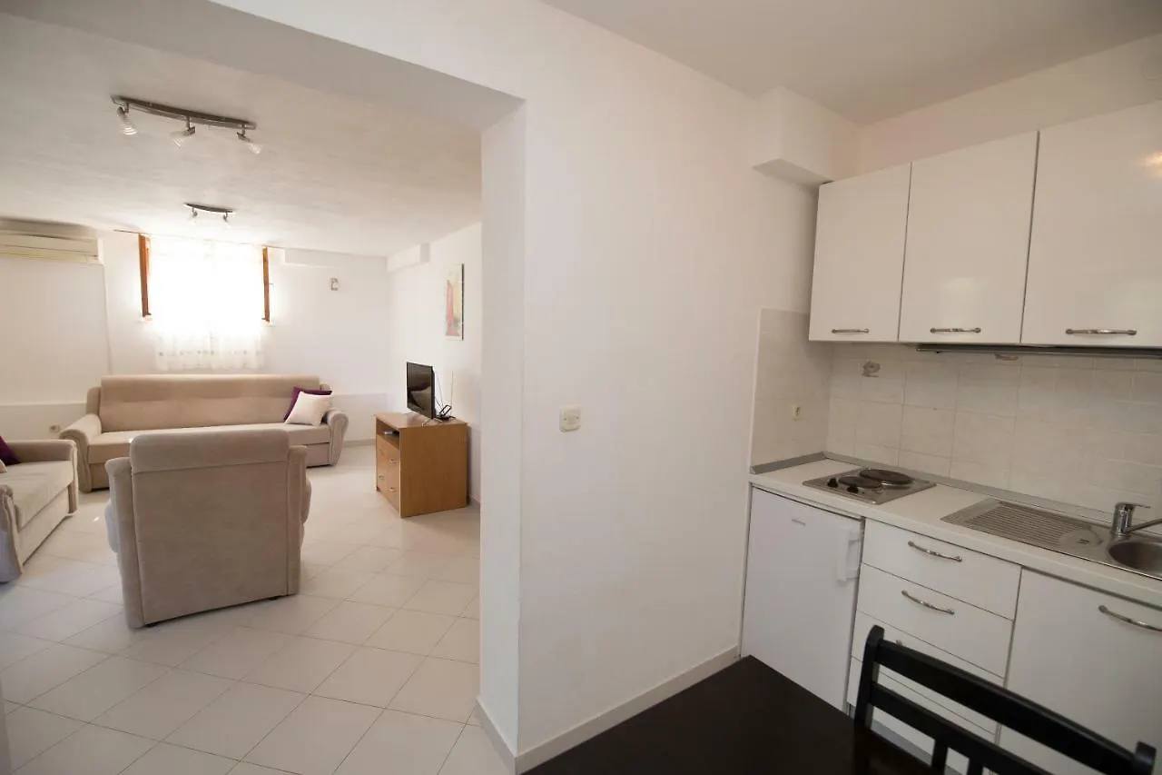 Apartament Adria Slatine